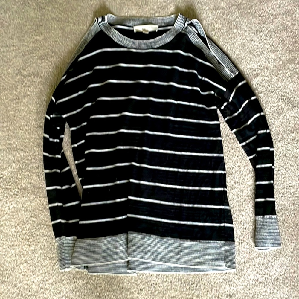 EUC cold shoulder sweater